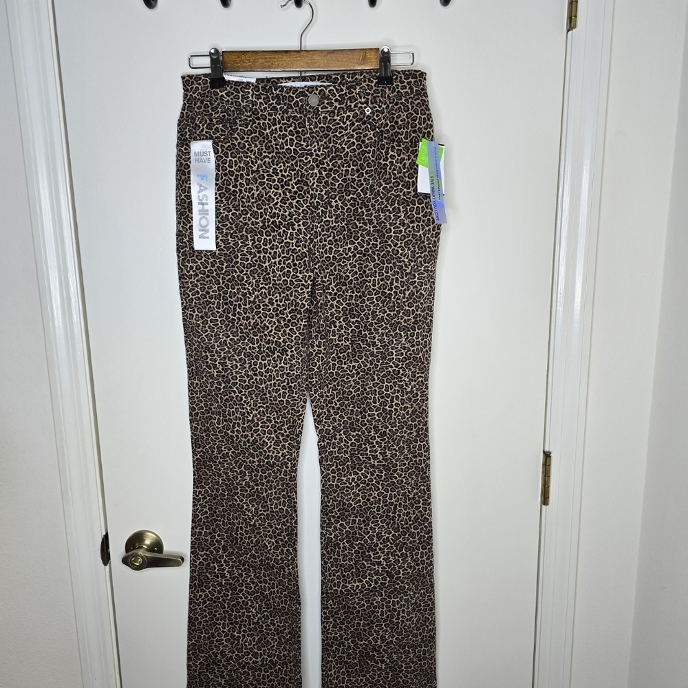 Tinseltown Leopard Print Hi-Rise Flare Leg Pants NWT Size 5